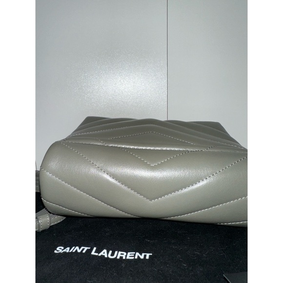 SAINT LAURENT YSL TOY LOULOU KHAKI GREY LIKE NEW - Picture 11 of 15